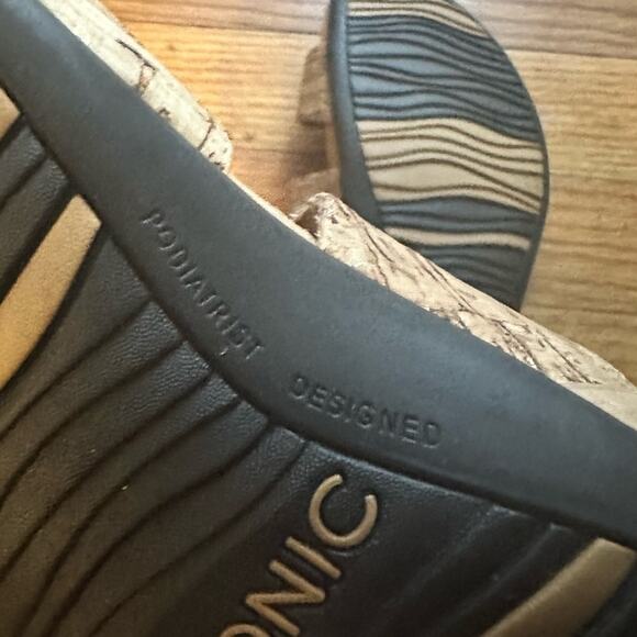 Vionic Paros Gold Cork Print Strap Slingback Sandals - Picture 6 of 7